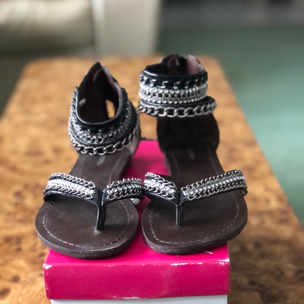 Xhilaration Taleah women’s black sandals